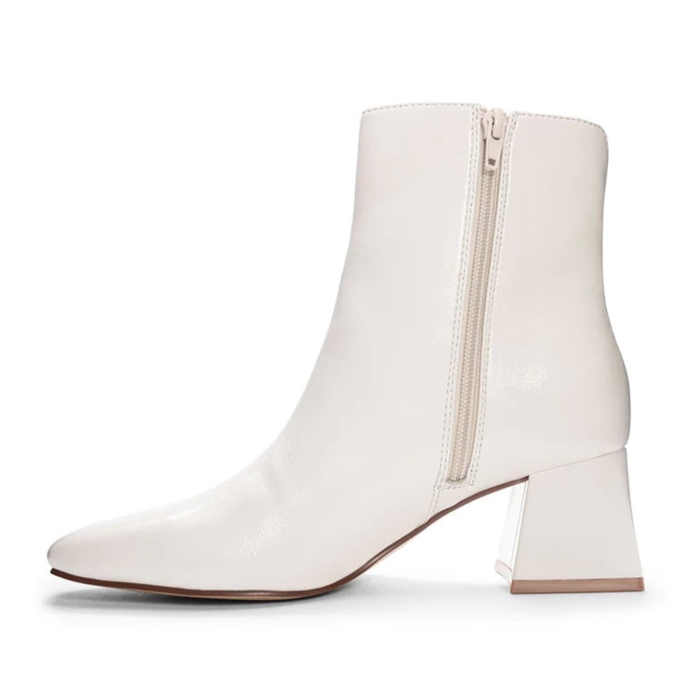 Chinese Laundry Elegant White Ankle Boots